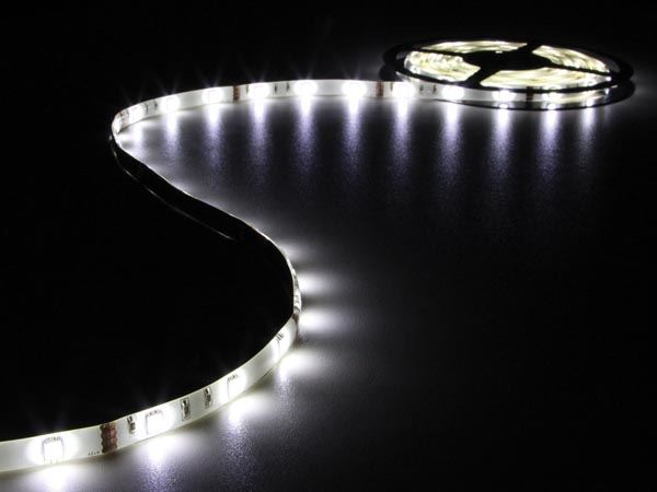 CINTA CON LEDs FLEXIBLE - COLOR BLANCO FRÍO - 150 LEDs - 5m - 12V - Imagen 1