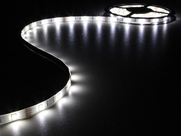 CINTA DE LEDs FLEXIBLE - COLOR BLANCO FRÍO - 150 LEDs - 5m - 12V - Imagen 1