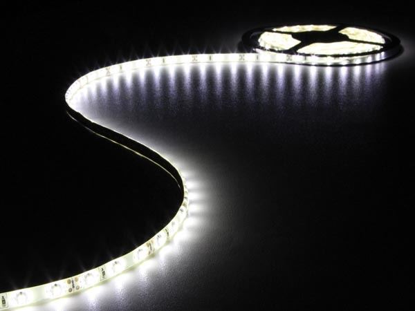 CINTA DE LEDs FLEXIBLE - COLOR BLANCO FRÍO - 300 LEDs - 5m - 12V - Imagen 1