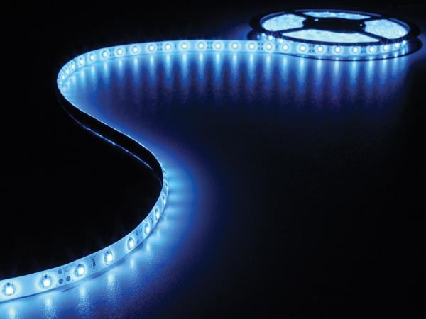 JUEGO CON CINTA DE LEDs FLEXIBLE Y ALIMENTACIÓN - COLOR AZUL - 300 LEDs - 5m - 12Vdc - Imagen 1