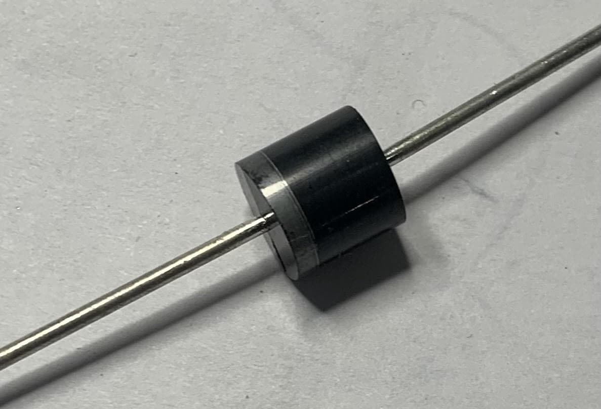 P600M  Diode rectificador THT 1kV 6A - Imagen 1